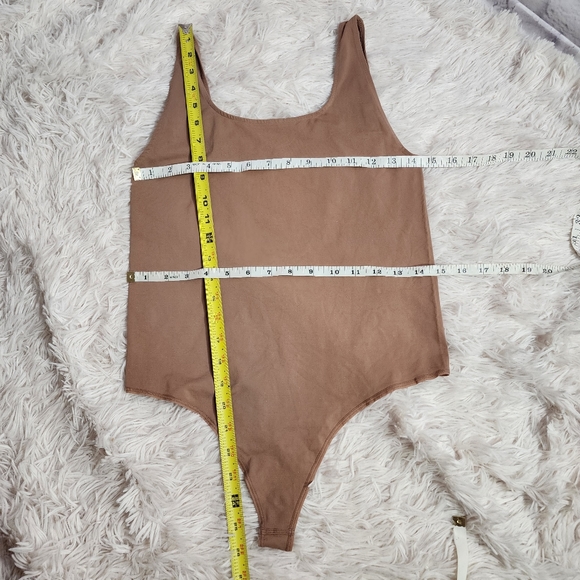 SKIMS SOFT SMOOTHING THONG BODYSUIT/XL/ SIENNA/NWT - Picture 8 of 10